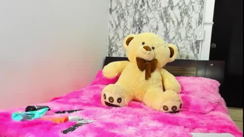 Maia Bronce online show from October 16, 9:54 am