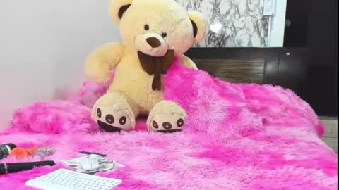 Maia Bronce online show from December 20, 11:34 pm