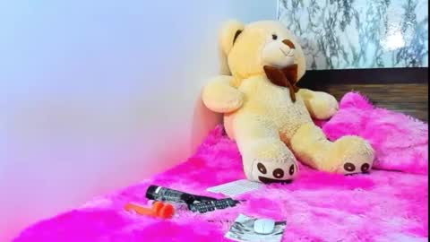 Maia Bronce online show from February 17, 12:18 am