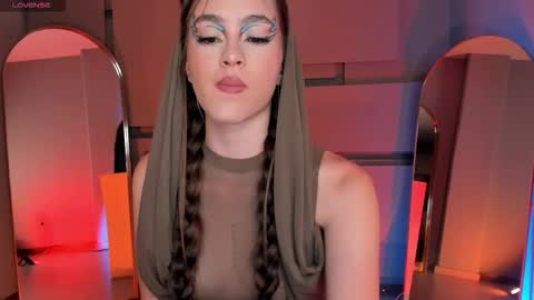 Snapshot of maiacollins chatting on October 23, 7:34 pm Maia online show from October 23, 7:34 pm