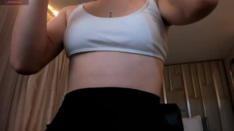 Snapshot of maiacollins chatting on November 25, 6:41 pm Maia online show from November 25, 6:41 pm