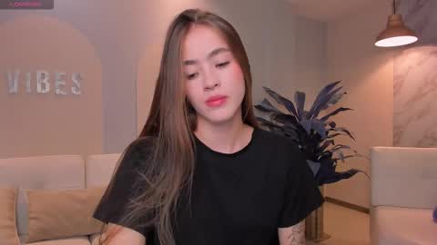 Snapshot of maiacollins chatting on February 21, 5:14 pm Maia online show from February 21, 5:14 pm