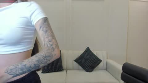 Snapshot of maiacollins chatting on February 26, 6:51 pm Maia online show from February 26, 6:51 pm