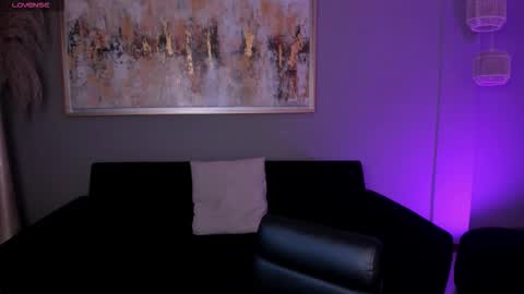 Snapshot of maiacollins chatting on March 3, 5:41 pm Maia online show from March 3, 5:41 pm