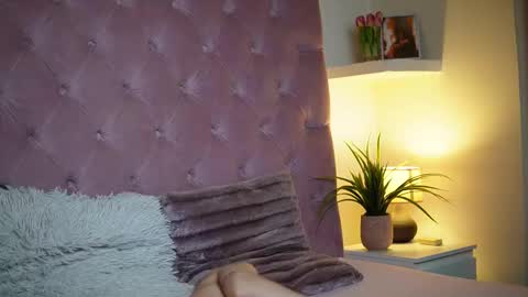  Maia  online show from January 15, 8:56 pm