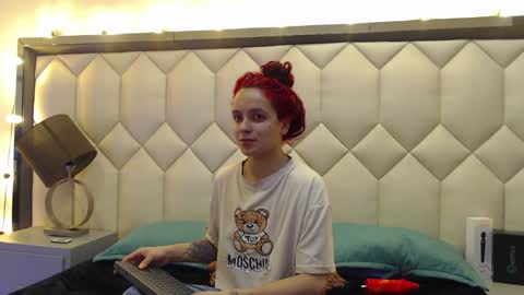 Snapshot of maiapark chatting on January 29, 11:30 am Maia online show from January 29, 11:30 am