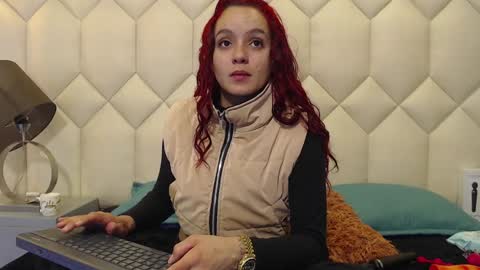 Snapshot of maiapark chatting on February 2, 2:13 pm Maia online show from February 2, 2:13 pm