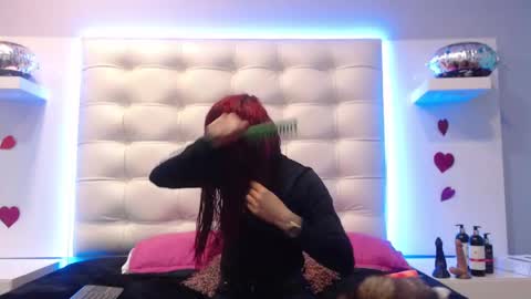 Snapshot of maiapark chatting on March 2, 1:38 pm Maia online show from March 2, 1:38 pm
