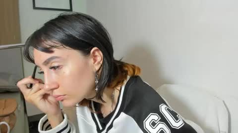 maibys online show from April 11, 4:06 am