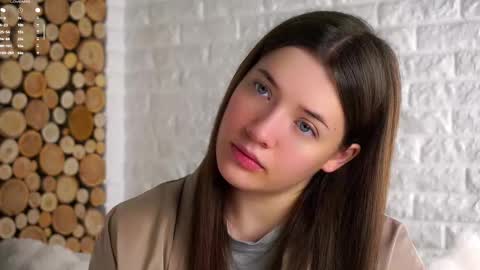 Snapshot of maidabuoy chatting on November 5, 2:11 am Lucy online show from November 5, 2:11 am