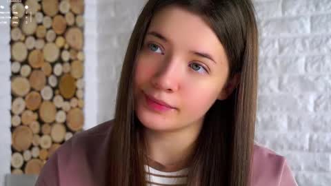 Snapshot of maidabuoy chatting on November 9, 2:10 am Lucy online show from November 9, 2:10 am