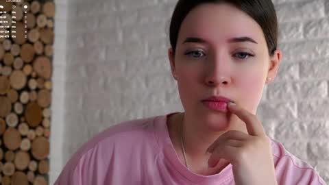 Lucy online show from April 3, 2:09 am