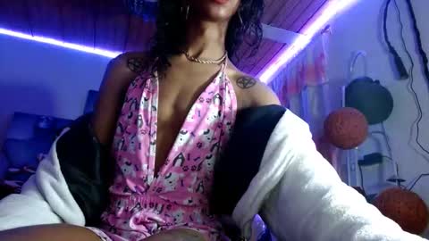 Bella Maidi online show from September 27, 10:31 am