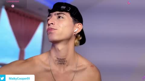 maiky_cooper01 online show from April 7, 4:18 pm