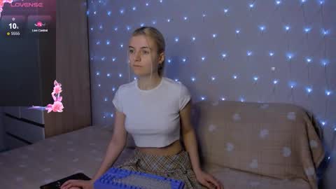 Your kitty online show from October 21, 3:57 pm