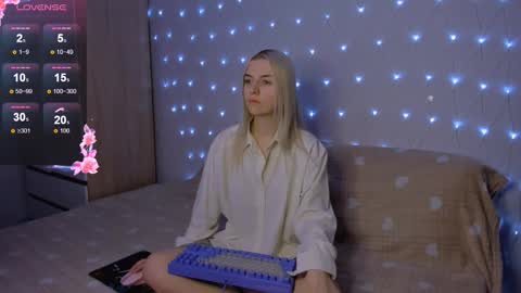 Your kitty online show from December 1, 4:23 pm