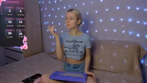 Your kitty online show from December 20, 4:03 pm