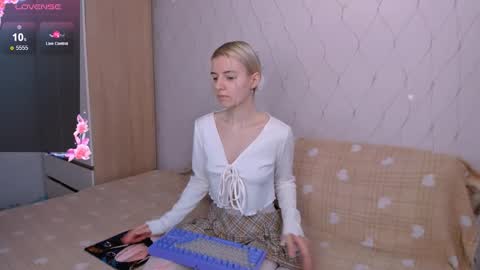 Your kitty online show from February 24, 2:42 am