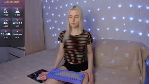Your kitty online show from May 3, 3:29 pm
