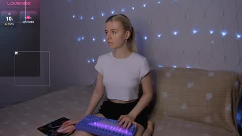 Your kitty online show from June 2, 3:47 pm