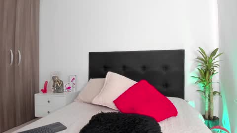 Snapshot of mailyn_1 chatting on January 22, 4:23 pm Mailyn online show from January 22, 4:23 pm