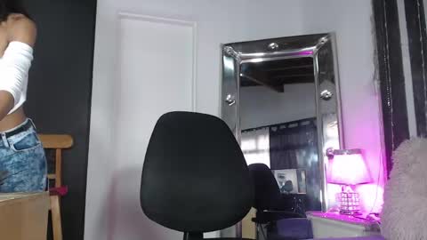 mailyn_gold online show from May 23, 11:58 am