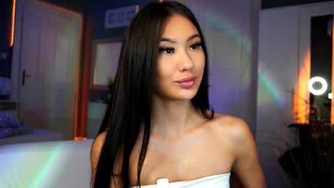 Mai online show from November 18, 7:40 pm