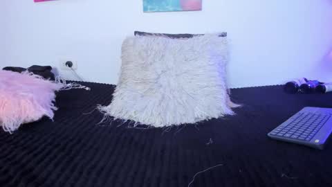 mai  online show from October 17, 7:16 pm