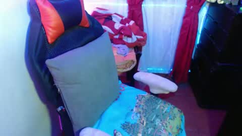 Snapshot of maitte_22 chatting on February 9, 12:49 am Hello friends Im on another account    online show from February 9, 12:49 am
