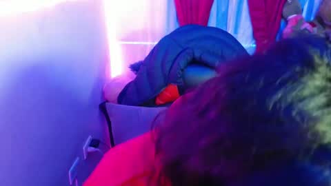 Snapshot of maitte_22 chatting on February 18, 1:21 am Hello friends Im on another account    online show from February 18, 1:21 am