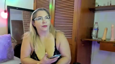 maja_hills online show from November 12, 3:07 am