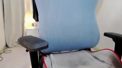 Annalyn online show from December 15, 6:15 pm