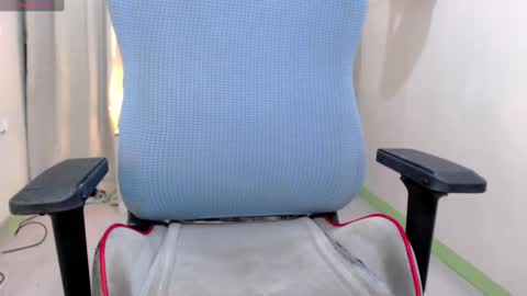 Snapshot of majestic_anne chatting on December 19, 7:07 pm Annalyn online show from December 19, 7:07 pm