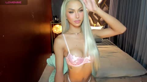 Snapshot of majestictspatty chatting on October 9, 11:47 pm Patty Grey online show from October 9, 11:47 pm