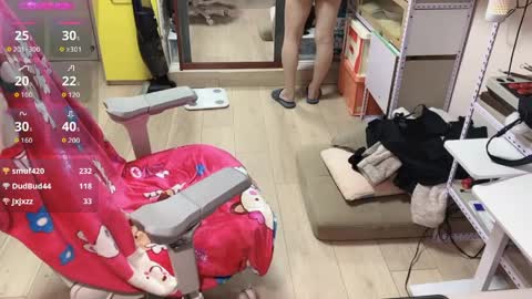 MajLee online show from April 11, 2:54 pm