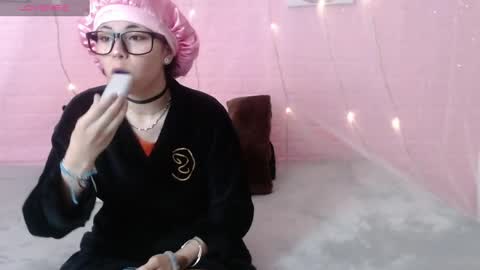 Mei  online show from May 27, 2:08 am