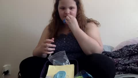 Snapshot of makemesquirt06 chatting on September 24, 9:51 pm makemesquirt06 online show from September 24, 9:51 pm