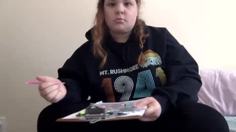Snapshot of makemesquirt06 chatting on September 25, 7:06 pm makemesquirt06 online show from September 25, 7:06 pm