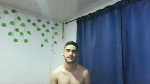 Snapshot of makenzy_darly chatting on February 2, 11:11 pm Makenzy darly online show from February 2, 11:11 pm