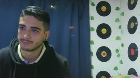 Snapshot of makenzy_darly chatting on February 6, 12:00 am Makenzy darly online show from February 6, 12:00 am