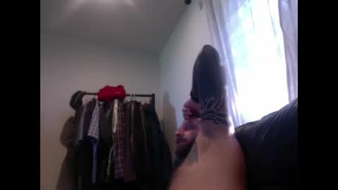 Snapshot of makeyoushakeattheknees chatting on February 18, 6:26 am Marvin Straighish online show from February 18, 6:26 am