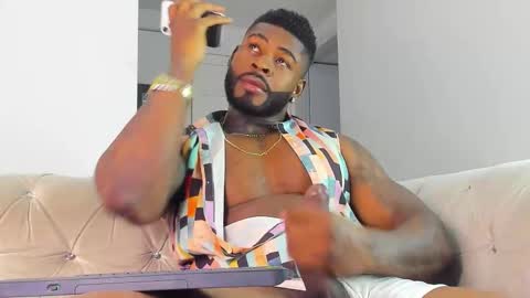 Makonnen online show from November 1, 3:30 am