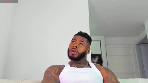 Snapshot of makonneen chatting on February 9, 1:42 am Makonnen online show from February 9, 1:42 am