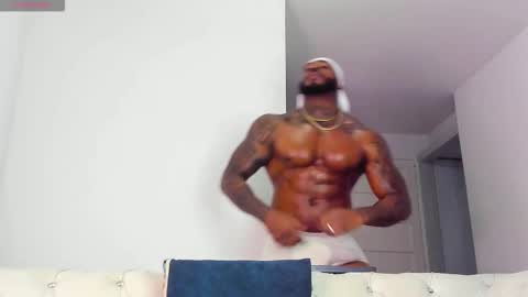 Snapshot of makonneen chatting on February 18, 6:31 am Makonnen online show from February 18, 6:31 am