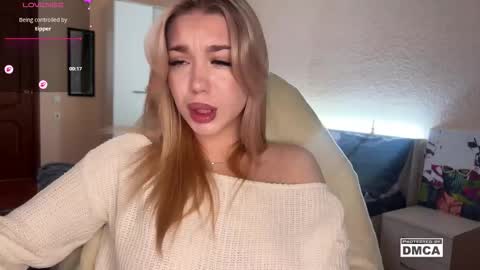 Snapshot of maksisisia chatting on November 25, 2:50 pm maksisisia online show from November 25, 2:50 pm