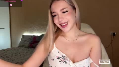 Snapshot of maksisisia chatting on November 30, 1:48 pm maksisisia online show from November 30, 1:48 pm