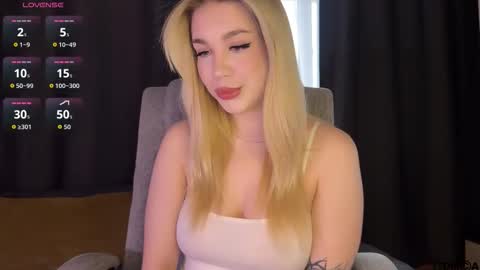 maksisisia online show from March 1, 1:46 pm