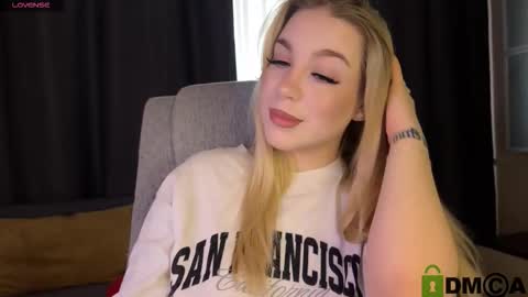 maksisisia online show from March 26, 2:22 pm