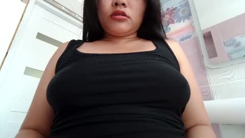 Snapshot of makulato chatting on July 2, 1:06 pm Maya online show from July 2, 1:06 pm
