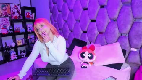 maky_coss online show from April 7, 1:33 pm